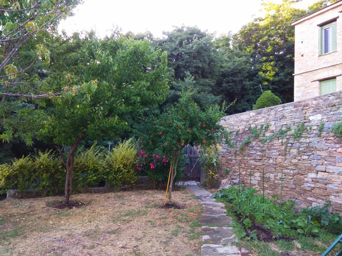 Marina Traditional Stonehouse Afétai Exterior foto