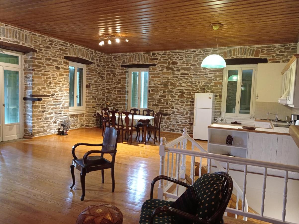 Marina Traditional Stonehouse Afétai Exterior foto